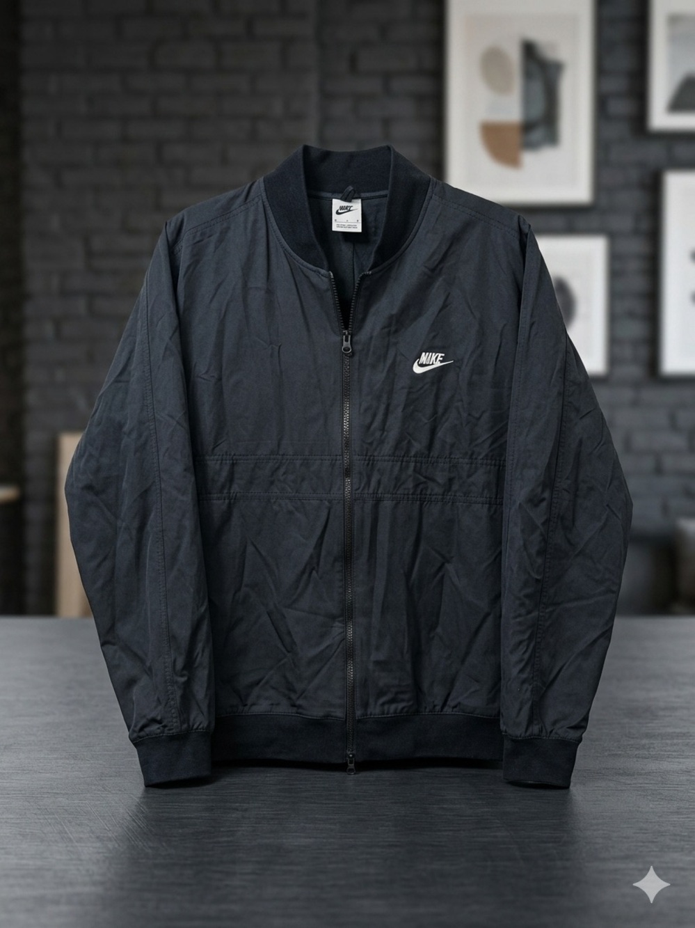 Vintage Nike Men’s Black Zip-Front Bomber Jacket